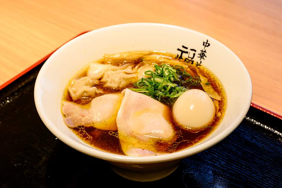 麺は北海道産小麦「きたほなみ」を使った風味豊かな自家製麺